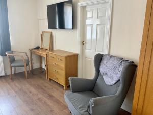 Roker Cottage, luxury seaside apartment, private parking, sky tv