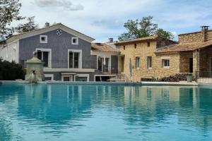 Maisons de vacances Villas de La Ferme Du Gros Noyer : Villa 2 Chambres avec Piscine Privée 