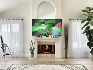 OCLuxeBnB Private Resort Living Minutes from Beach