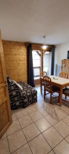 Appartements Coquet F2 La Giettaz avec garage velos/motos : photos des chambres