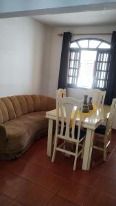 Casa Completa com 03 quartos a um quarteirão da Basílica Nacional