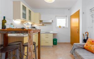 Gorgeous Apartment In Kosljun With Wifi 