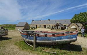 Maisons de vacances Nice Home In Plouguerneau With Wifi : photos des chambres
