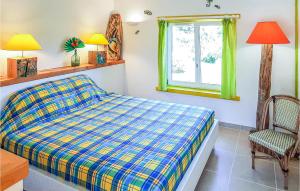 Maisons de vacances Nice Home In Plouguerneau With Wifi : photos des chambres