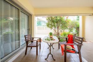 garden flat close to the beach