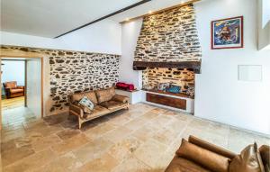 Maisons de vacances Awesome Home In Plougastel-daoulas With Wifi And 6 Bedrooms 2 : photos des chambres