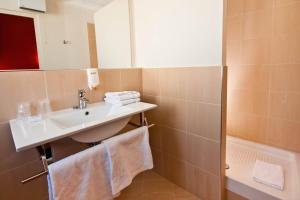 Hotels Le Clocher de Rodez Centre Gare : photos des chambres