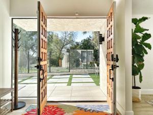 OCLuxeBnB Private Resort Living Minutes from Beach