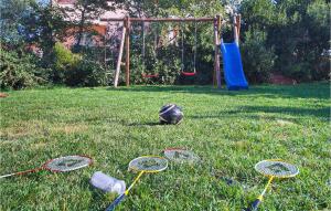 Nice Home In Liznjan With Wifi