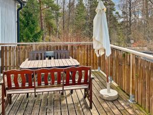 6 person holiday home in MUNSö-By Traum