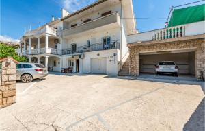 Nice Apartment In Pag With Wifi And 2 Bedrooms