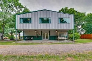 Spacious Lake Texoma Vacation Rental with Game Room! - Whitesboro
