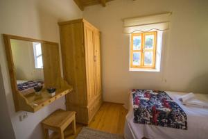 Havuzu Korunaklı Jakuzili Villa