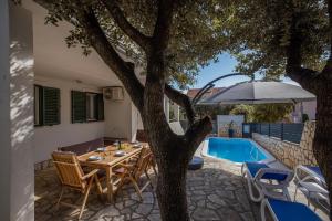 Apartments Davor