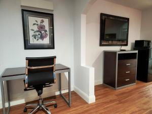 Express Inn Tomball