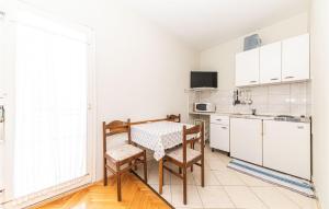 Nice Apartment In Seget Donji