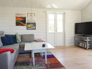 4 person holiday home in GRUNDSUND
