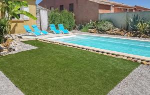 Maisons de vacances Amazing Home In Salles Daude With 4 Bedrooms, Wifi And Heated Swimming Pool : photos des chambres