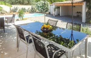 Maisons de vacances Amazing Home In Salles Daude With 4 Bedrooms, Wifi And Heated Swimming Pool : photos des chambres