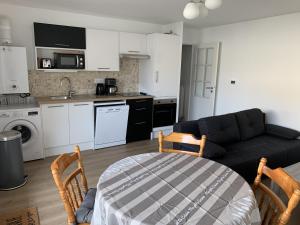 Appartements Appartement Fort-Mahon-Plage, 2 pieces, 4 personnes - FR-1-482-114 : photos des chambres