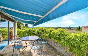 Maisons de vacances Awesome Home In Sernhac With Outdoor Swimming Pool, Wifi And 3 Bedrooms : photos des chambres