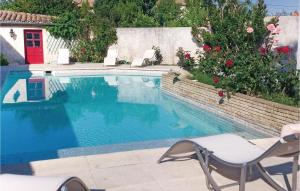 Maisons de vacances Awesome Home In Milhaud With 4 Bedrooms, Wifi And Swimming Pool : photos des chambres