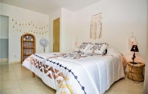 Beautiful Home In Méjannes-Le-Clap