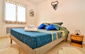 Maisons de vacances Awesome Home In Mjannes-le-clap With Kitchen : photos des chambres