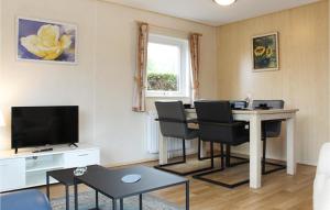 Stunning Home In Tzummarum With Kitchen