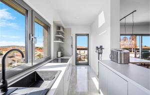 3 Bedroom Amazing Apartment In Vodice 