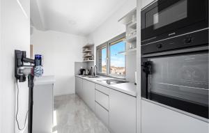 3 Bedroom Amazing Apartment In Vodice 