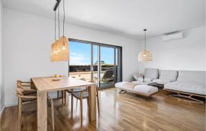 3 Bedroom Amazing Apartment In Vodice