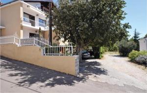 2 Bedroom Nice Apartment In Starigrad Paklenica 