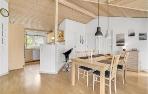 Nice Home In Fårvang With Sauna