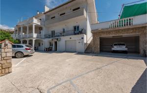 Stunning Apartment In Pag With Wifi