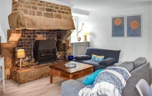 3 Bedroom Beautiful Home In Lanvellec