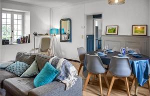 3 Bedroom Beautiful Home In Lanvellec