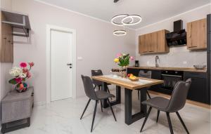 Beautiful Apartment In Lovran With Wifi