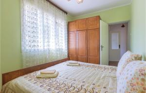 Amazing Apartment In Marcana With 2 Bedrooms And Wifi