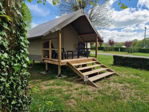 Campings Mobil-home, hotelier, tente safari wood lodge : photos des chambres