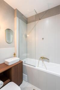 Crystal 3BDR Apartment In Center