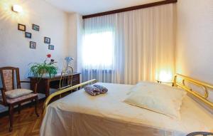 Rooms Croatia with parking, kitchen and dining area for guests