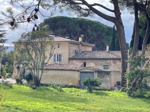 Maisons d'hotes La Pavoyere : photos des chambres