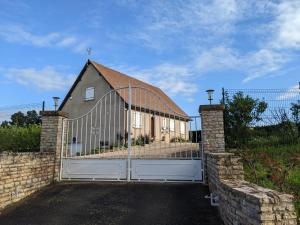 Maisons de vacances Clos du Chateau - Large House with Private Pool and Valley View : photos des chambres