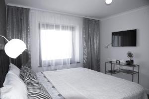 LYRA63 Large 80sq m TOP 14 floor