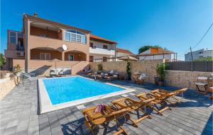 Beautiful Home In Biograd Na Moru With 8 Bedrooms, Outdoor Swimming Pool And Jacuzzi