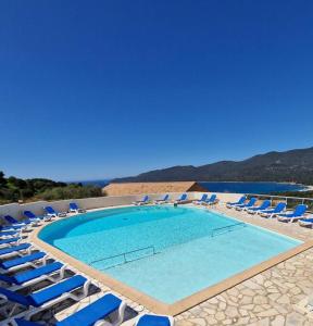 Maisons de vacances Mini Villa 69 - Piscine chauffee : photos des chambres