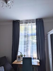 Tiny NON-Smoking Čaka & Free Parking