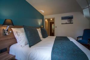 Hotels Hotel De La Couronne : Chambre Grand Confort Double ou Lits Jumeaux