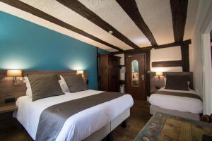 Hotels Hotel De La Couronne : photos des chambres